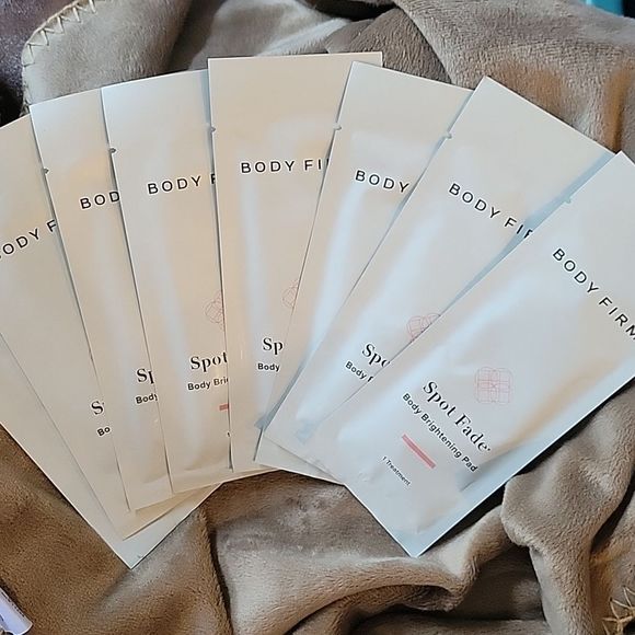 NEW BODY FIRM SET OF 8 SPOT FADE BODY BRIGHTENING PAD - Picture 1 of 1